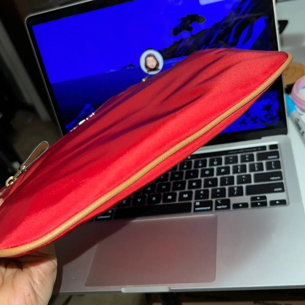 NWOT Red and gold MICHAEL KORS adorable 🥰 Nylon Crossbody with care card - Picture 9 of 15